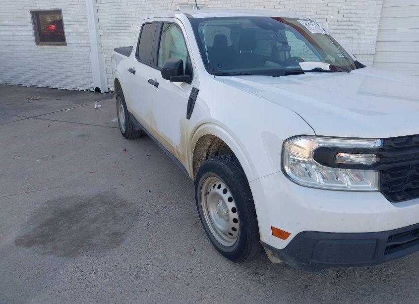 2022 Ford Maverick XL (VIN 3FTTW8E96NRA36767) main photo