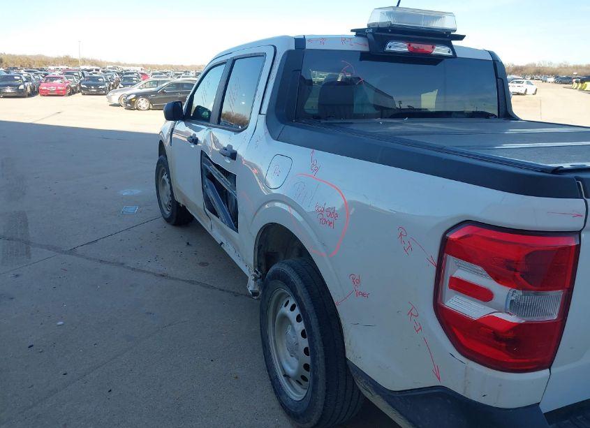 Photo 3 of 2022 Ford Maverick XL (VIN 3FTTW8E96NRA36767)