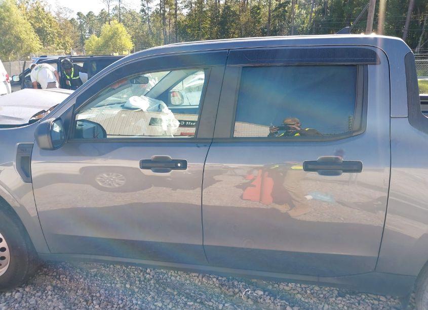 Photo 15 of 2022 Ford Maverick XL (VIN 3FTTW8E96NRA43198)