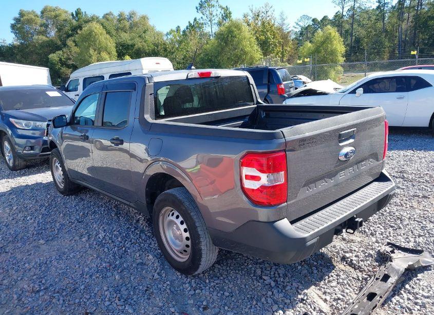 Photo 3 of 2022 Ford Maverick XL (VIN 3FTTW8E96NRA43198)
