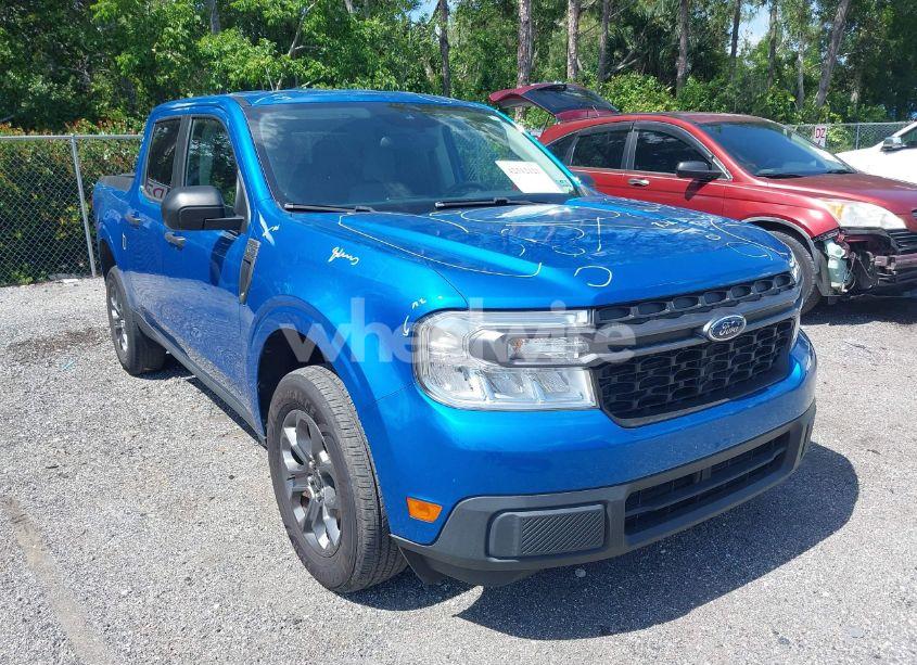 2022 Ford Maverick XLT (VIN 3FTTW8E98NRA75554) main photo