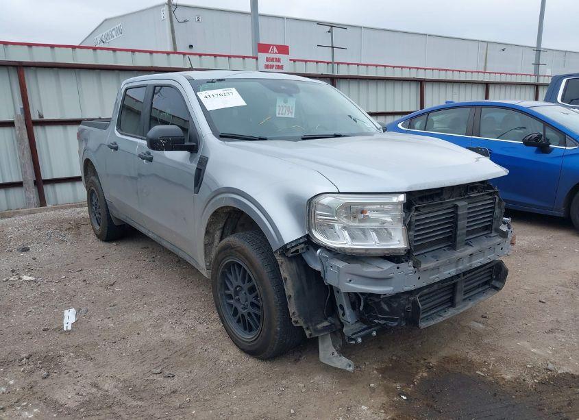 2022 Ford Maverick XL (VIN 3FTTW8E98NRB15275) main photo