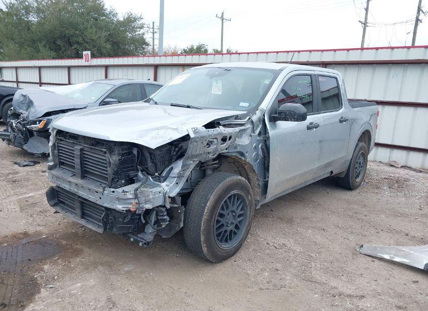 Photo 2 of 2022 Ford Maverick XL (VIN 3FTTW8E98NRB15275)