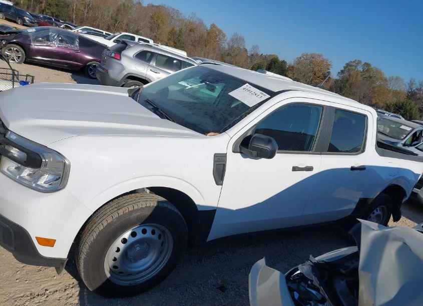 Photo 14 of 2023 Ford Maverick XL (VIN 3FTTW8E98PRA37454)