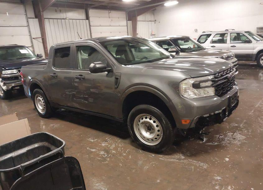 2022 Ford Maverick XL (VIN 3FTTW8E9XNRB08098) main photo