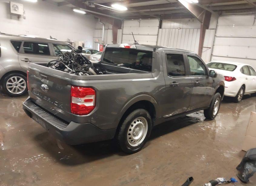 Photo 4 of 2022 Ford Maverick XL (VIN 3FTTW8E9XNRB08098)