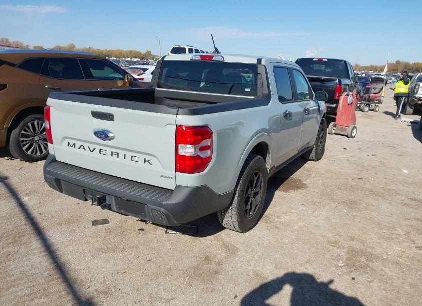 Photo 4 of 2022 Ford Maverick XLT (VIN 3FTTW8F90NRA41218)