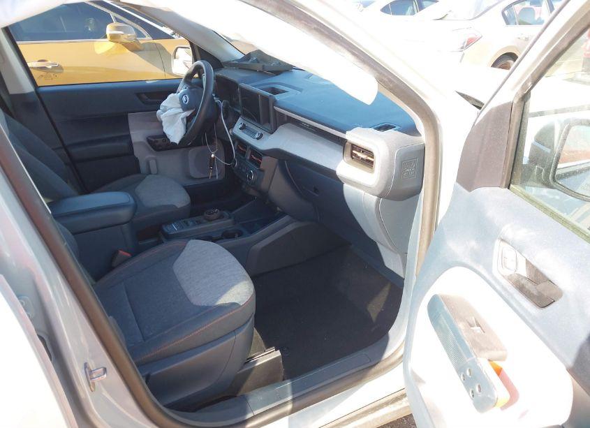 Photo 5 of 2022 Ford Maverick XLT (VIN 3FTTW8F90NRA41218)