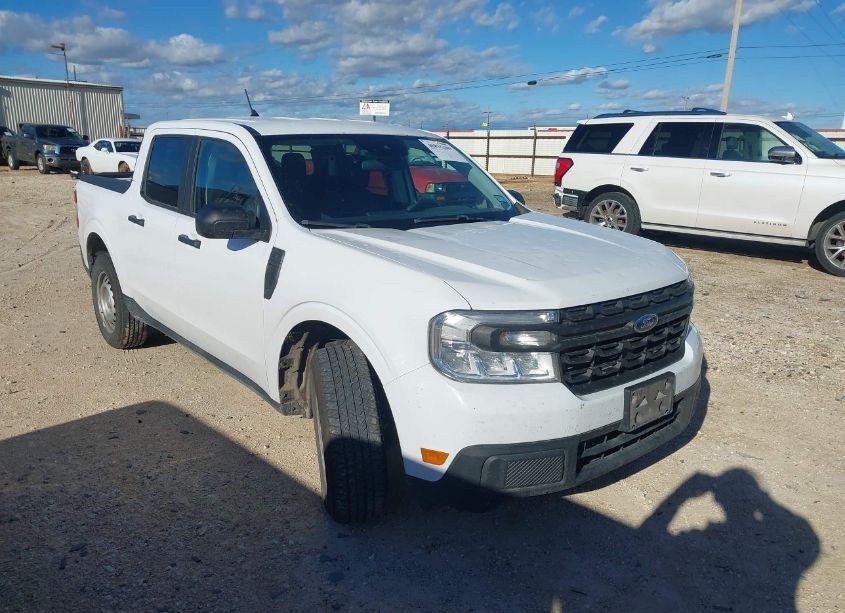 2022 Ford Maverick XL (VIN 3FTTW8F90NRA67365) main photo