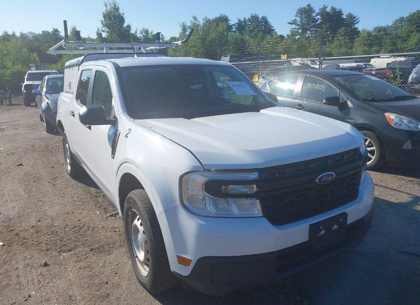 2023 Ford Maverick XL (VIN 3FTTW8F92PRA82730) main photo