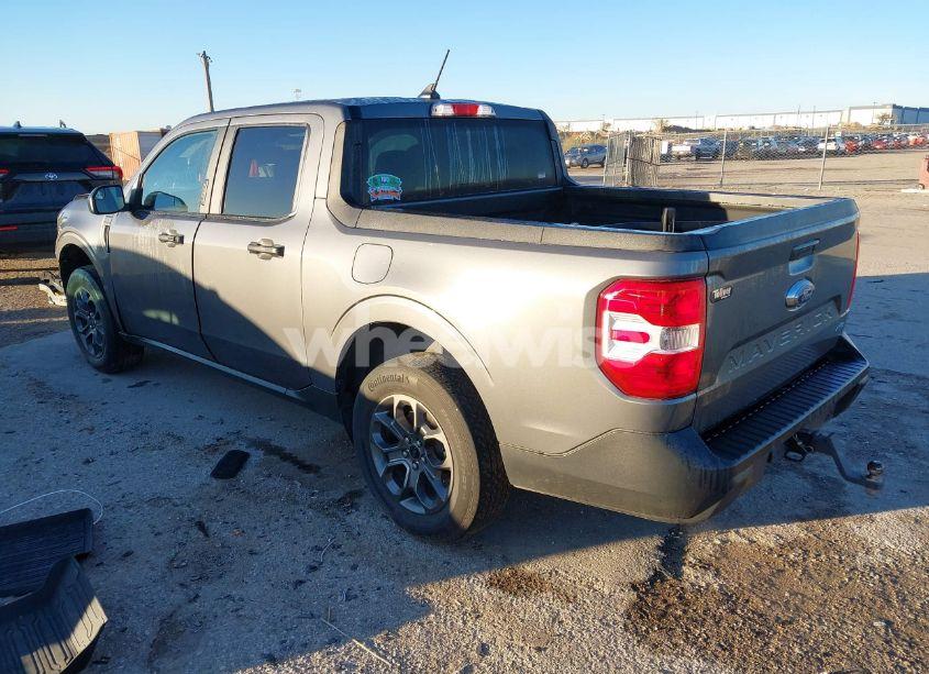 Photo 3 of 2022 Ford Maverick XLT (VIN 3FTTW8F95NRA93413)