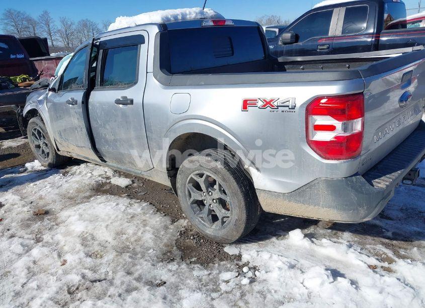 Photo 3 of 2022 Ford Maverick XLT (VIN 3FTTW8F98NRA16549)