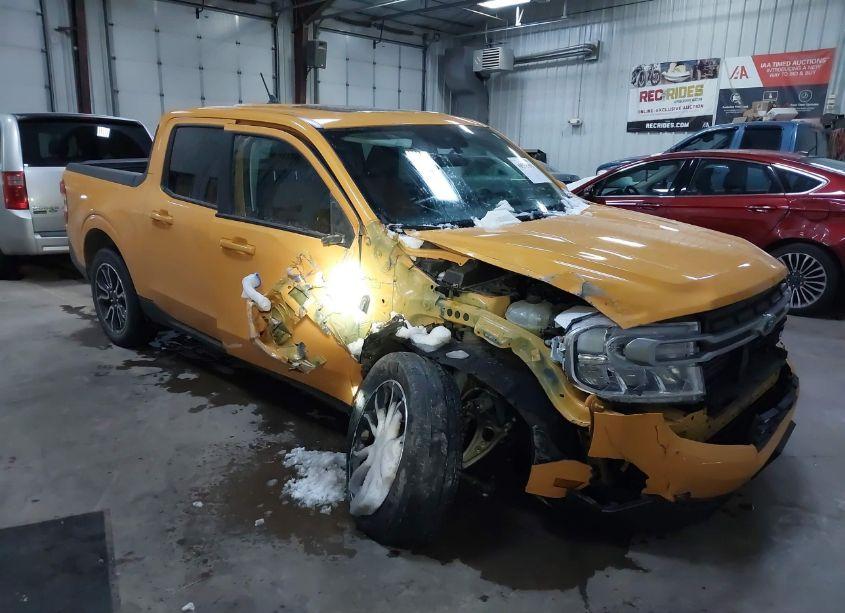 2023 Ford Maverick LARIAT (VIN 3FTTW8F99PRA43813) main photo