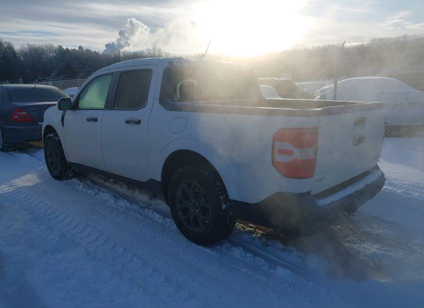 Photo 3 of 2022 Ford Maverick XLT (VIN 3FTTW8F9XNRA20876)