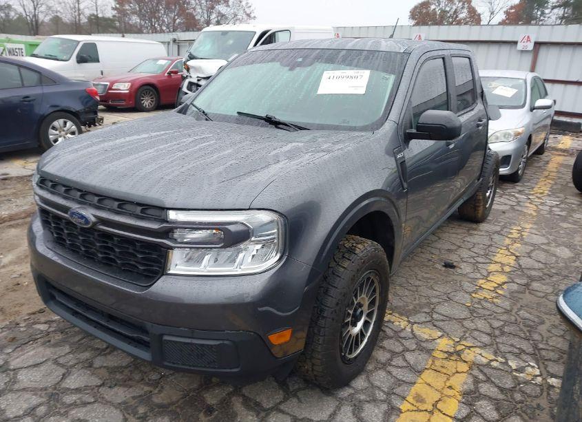 Photo 2 of 2022 Ford Maverick XLT (VIN 3FTTW8F9XNRA71696)