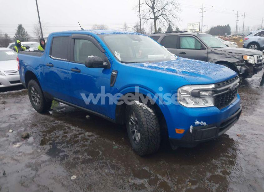 2022 Ford Maverick XLT (VIN 3FTTW8F9XNRB15339) main photo