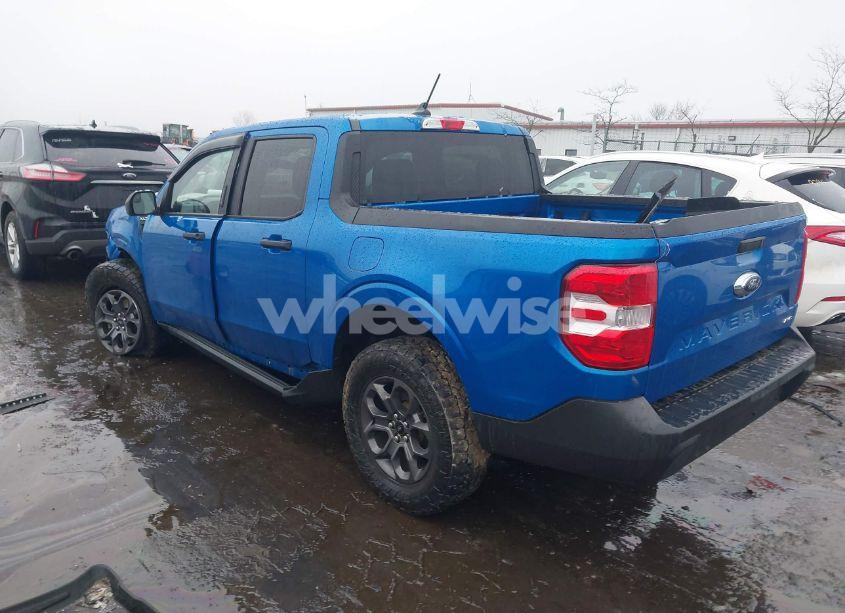 Photo 3 of 2022 Ford Maverick XLT (VIN 3FTTW8F9XNRB15339)