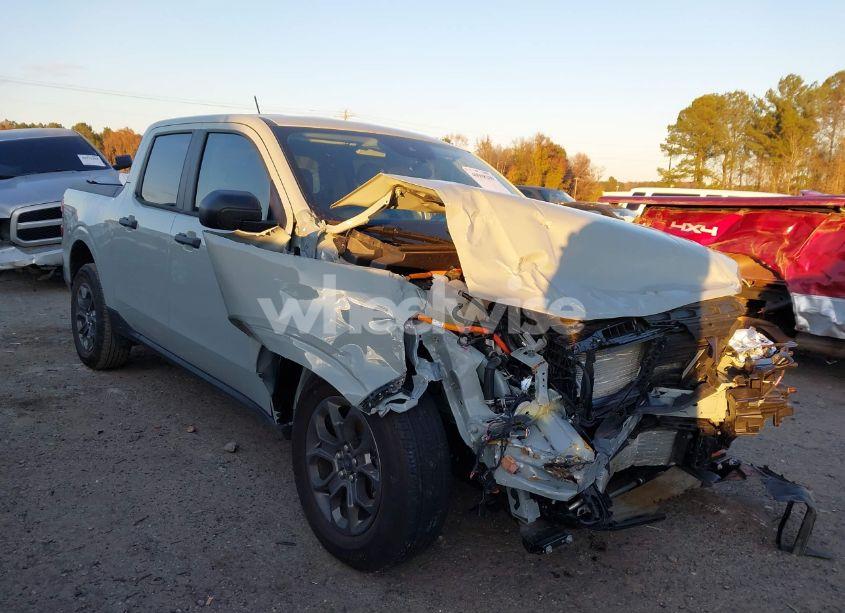 2024 Ford Maverick XLT (VIN 3FTTW8H30RRB35422) main photo