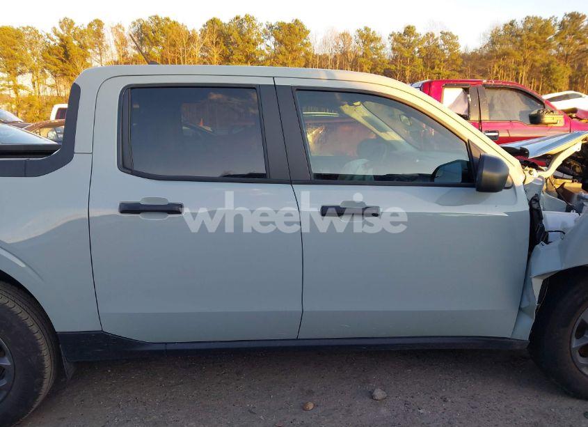 Photo 13 of 2024 Ford Maverick XLT (VIN 3FTTW8H30RRB35422)