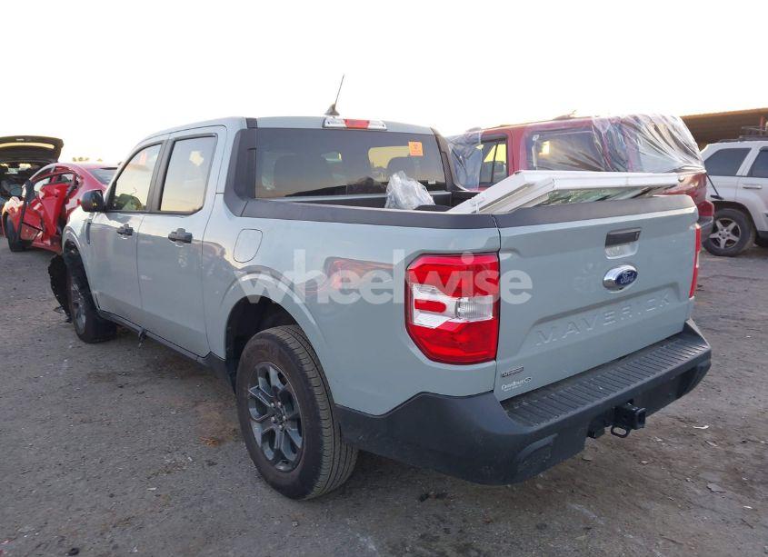 Photo 3 of 2024 Ford Maverick XLT (VIN 3FTTW8H30RRB35422)