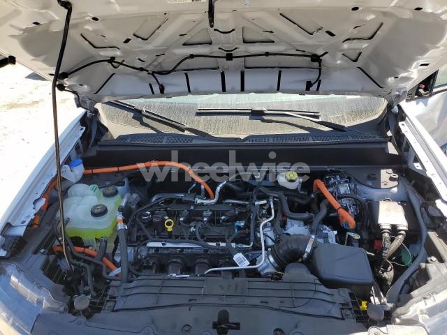 Photo 9 of 2025 FORD MAVERICK XLT (VIN 3FTTW8H31SRA79075)