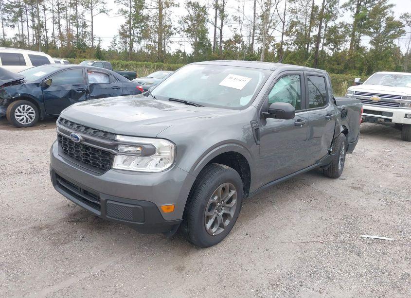 Photo 2 of 2024 Ford Maverick XLT (VIN 3FTTW8H32RRB10859)
