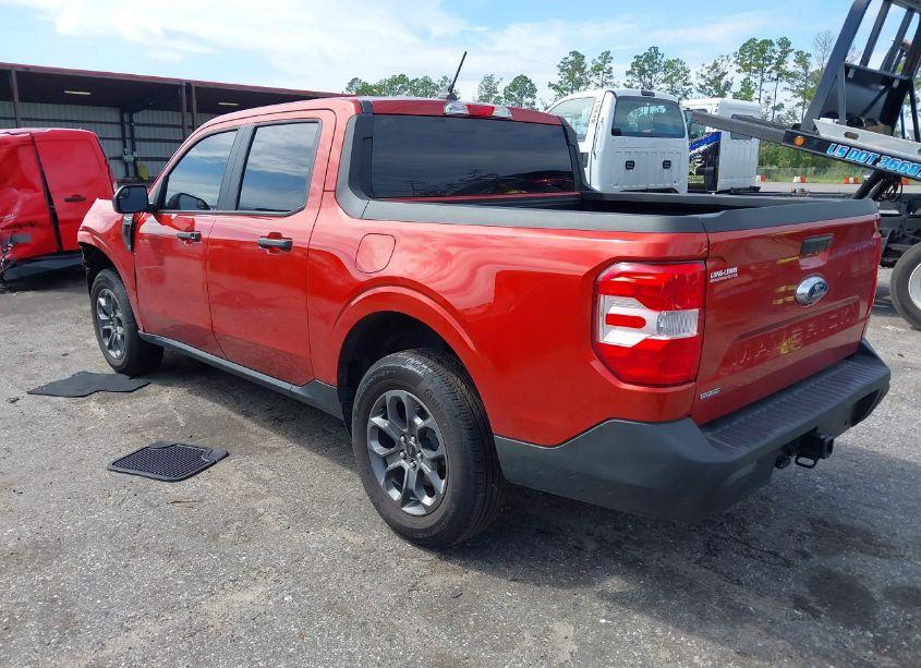 Photo 3 of 2024 Ford Maverick XLT (VIN 3FTTW8H34RRA35744)