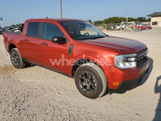 2024 FORD MAVERICK XLT (VIN 3FTTW8H35RRA42685) main photo