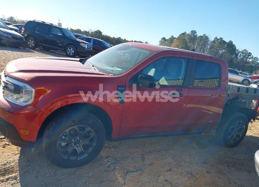 Photo 14 of 2024 Ford Maverick XLT (VIN 3FTTW8H36RRA25510)