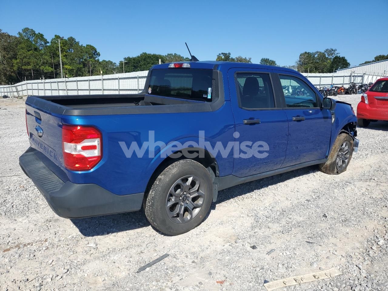 Photo 3 of 2024 FORD MAVERICK XLT (VIN 3FTTW8H38RRA50229)