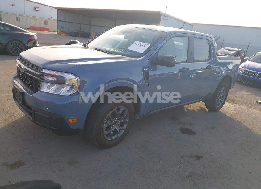 Photo 2 of 2024 Ford Maverick XLT (VIN 3FTTW8H39RRA41474)