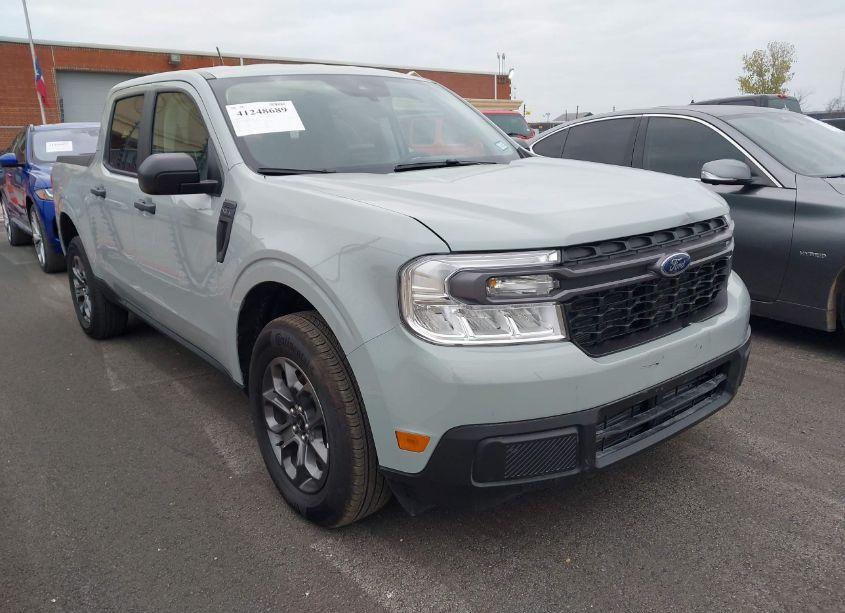 2024 Ford Maverick XLT (VIN 3FTTW8H96RRB41178) main photo