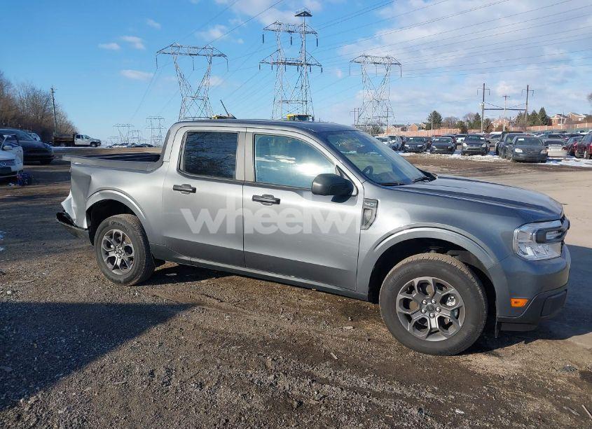 2024 Ford Maverick XLT (VIN 3FTTW8H97RRA96610) main photo