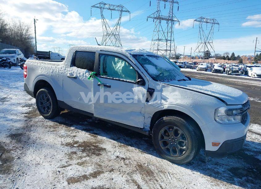 2024 Ford Maverick XLT (VIN 3FTTW8H98RRB37598) main photo