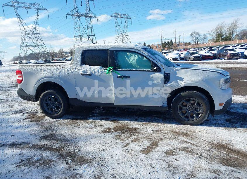 Photo 14 of 2024 Ford Maverick XLT (VIN 3FTTW8H98RRB37598)