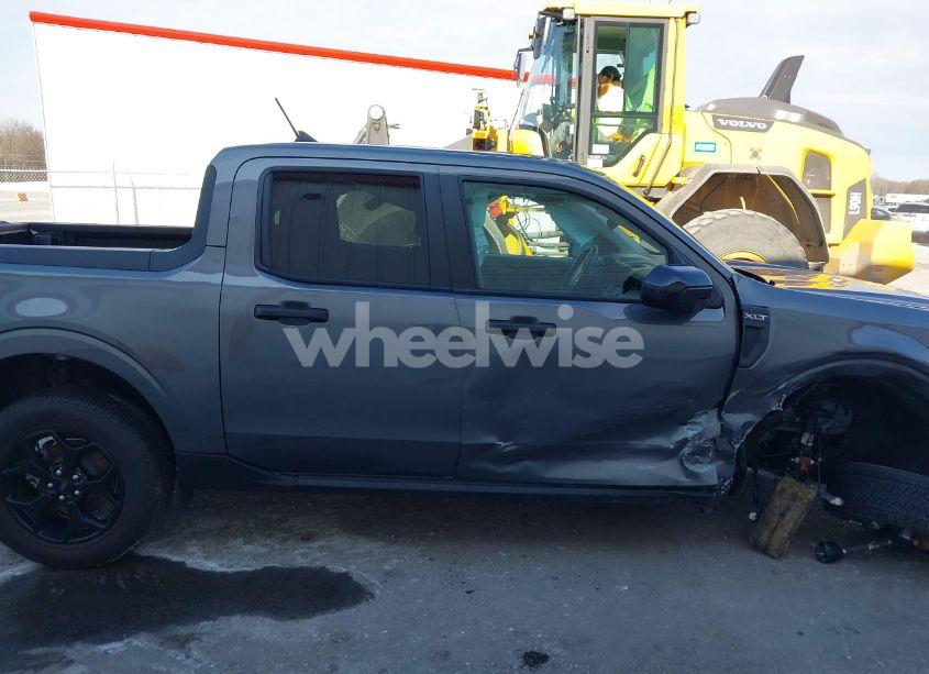 Photo 13 of 2024 Ford Maverick XLT (VIN 3FTTW8J90RRB57998)
