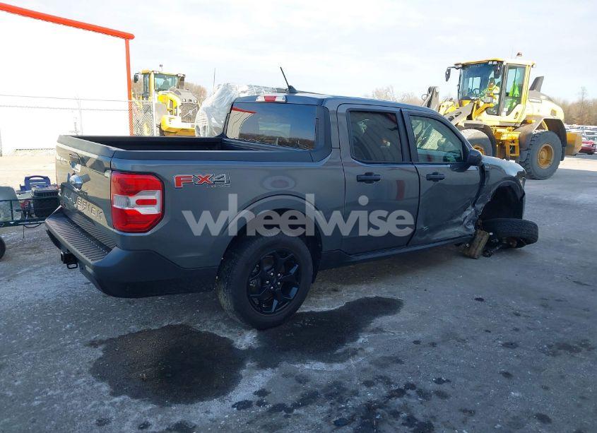 Photo 4 of 2024 Ford Maverick XLT (VIN 3FTTW8J90RRB57998)