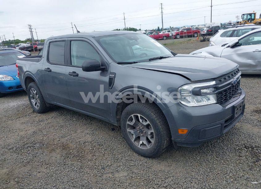 2024 Ford Maverick XLT (VIN 3FTTW8J92RRA72046) main photo