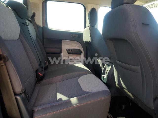 Photo 8 of 2024 FORD MAVERICK XLT (VIN 3FTTW8J97RRB00956)