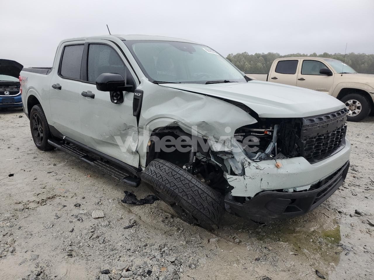 Photo 4 of 2024 FORD MAVERICK XLT (VIN 3FTTW8J9XRRB57300)