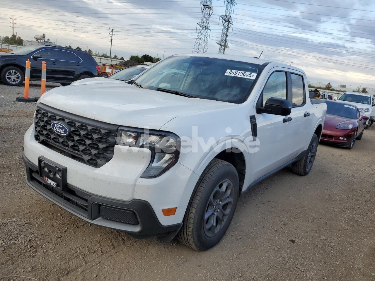 2025 FORD MAVERICK XLT (VIN 3FTTW8JA8SRA17424) main photo