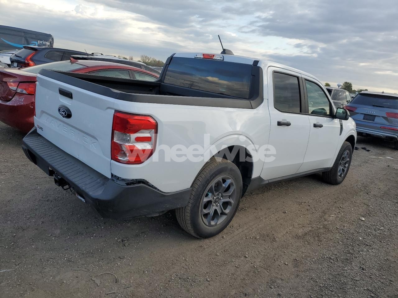 Photo 3 of 2025 FORD MAVERICK XLT (VIN 3FTTW8JA8SRA17424)