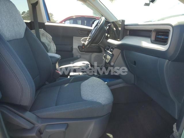 2025 FORD MAVERICK XLT (VIN 3FTTW8JA9SRA57608) main photo