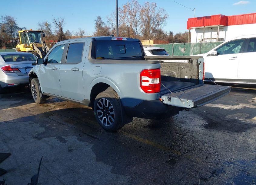 Photo 3 of 2024 Ford Maverick LARIAT (VIN 3FTTW8M30RRA22060)