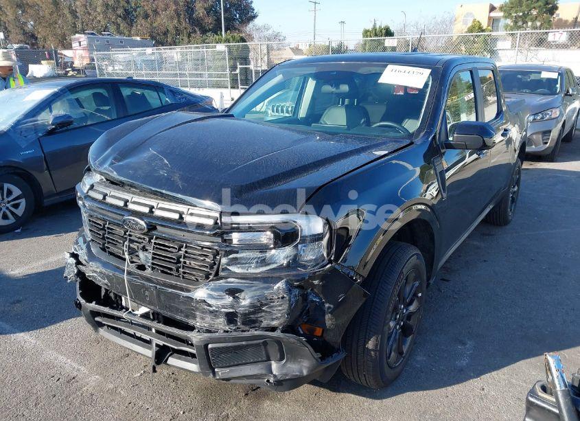 Photo 2 of 2024 Ford Maverick LARIAT (VIN 3FTTW8M36RRB00065)