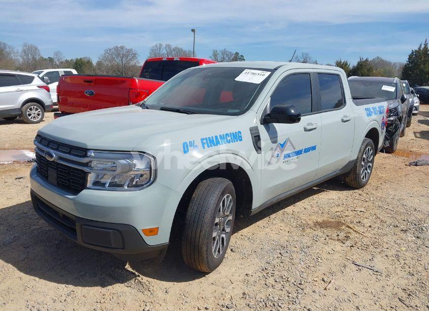 Photo 2 of 2024 Ford Maverick LARIAT (VIN 3FTTW8M39RRB02800)