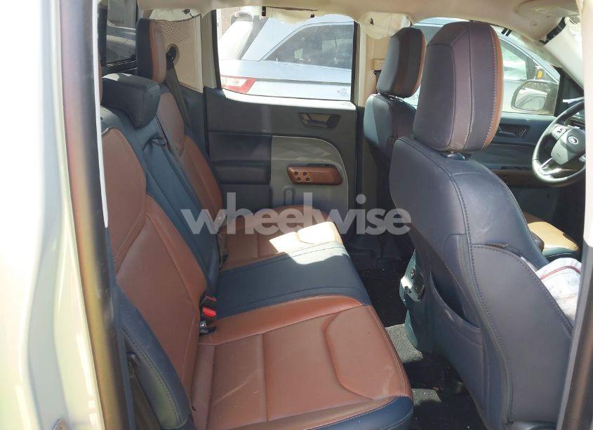 Photo 8 of 2024 Ford Maverick LARIAT (VIN 3FTTW8M39RRB02800)