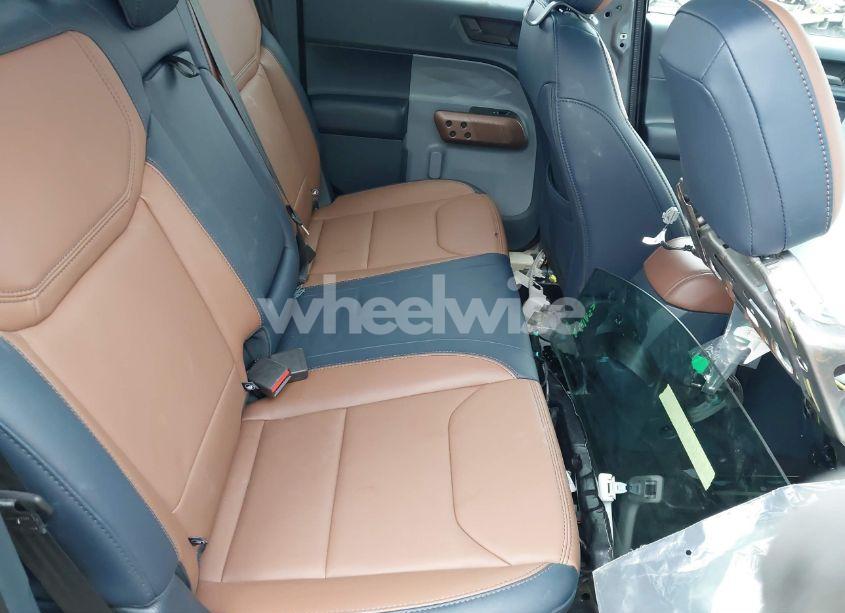 Photo 8 of 2024 Ford Maverick LARIAT (VIN 3FTTW8S91RRB36107)