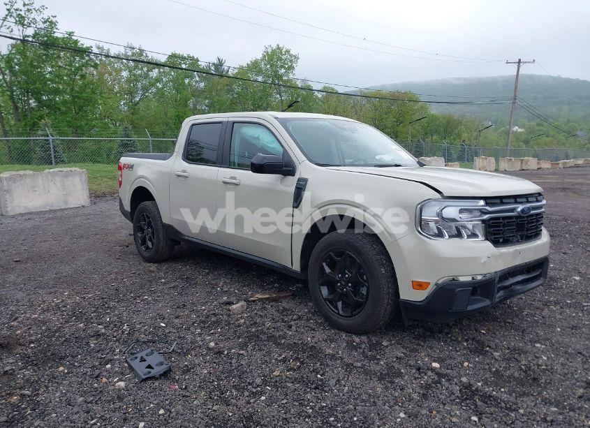 2024 Ford Maverick LARIAT (VIN 3FTTW8S96RRB45370) main photo