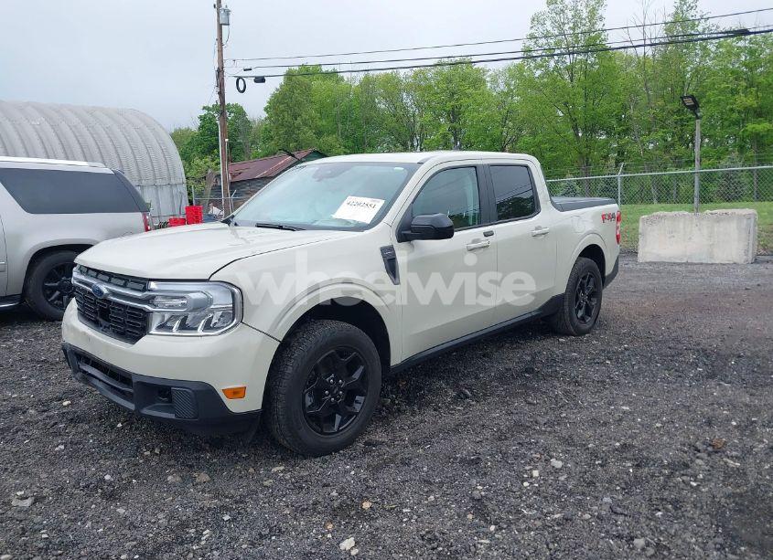 Photo 2 of 2024 Ford Maverick LARIAT (VIN 3FTTW8S96RRB45370)